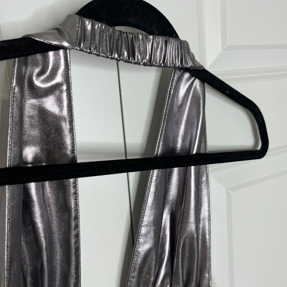 Edikted Silver Metallic Halter Mini Dress NWT Size Medium‎ Open Back - Picture 7 of 14